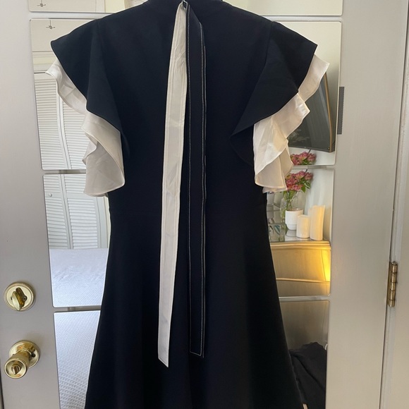 CINQ a' SEPT NWT'S SEXY SECRETARY CLASSY YET SEXY LITTLE BLACK DRESS | Size 6 - Picture 10 of 16